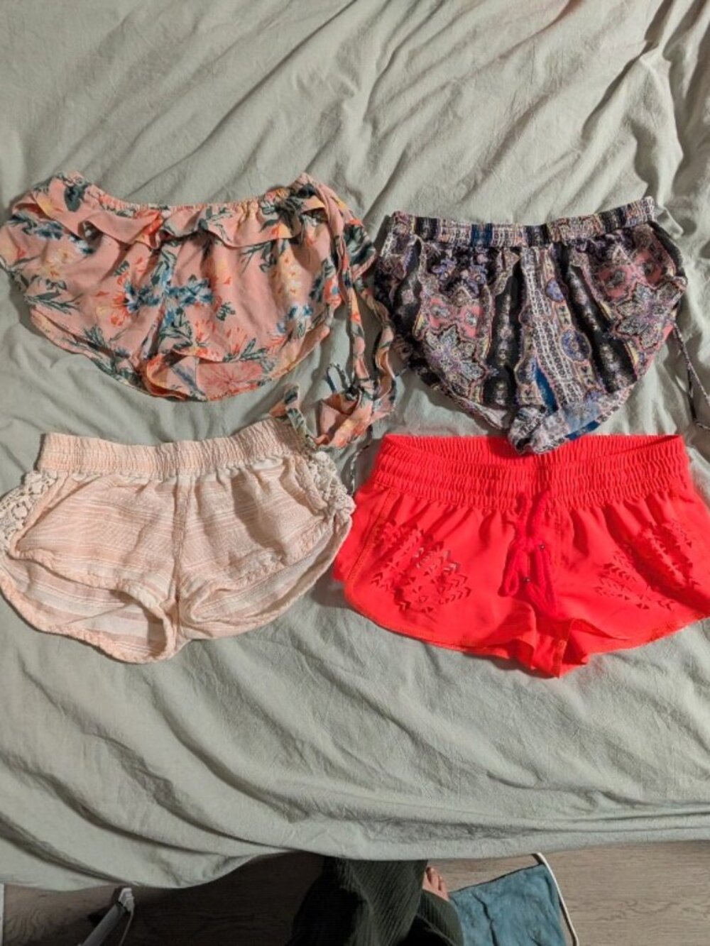 Small shorts lot rip curl and O'Neil